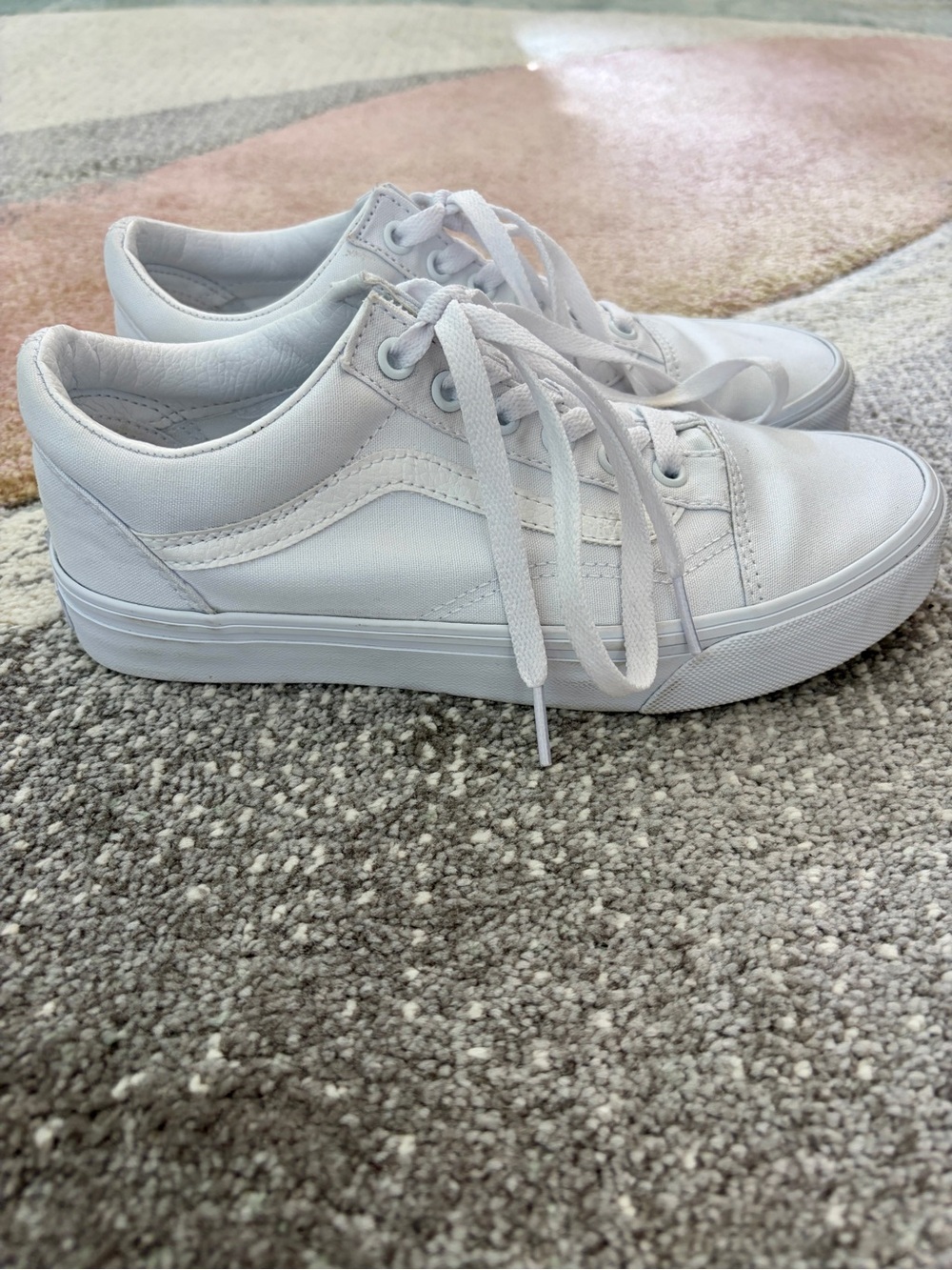 Vans Old Skool Shoe - Low Top White